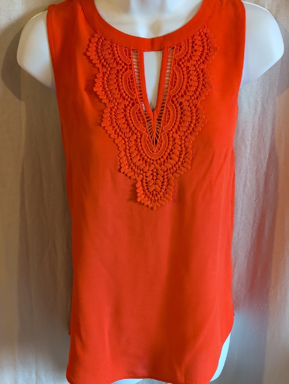 Pale Sky Sleeveless Crochet Lace Trim Keyhole Blouse Orange/Red Size Small